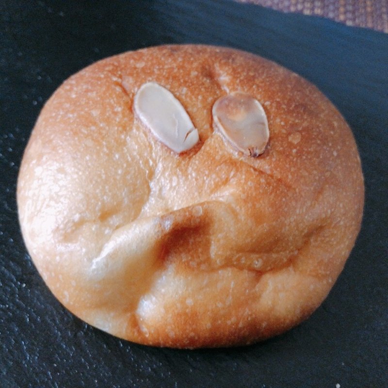 クリームパン(CＯNＴINUE)