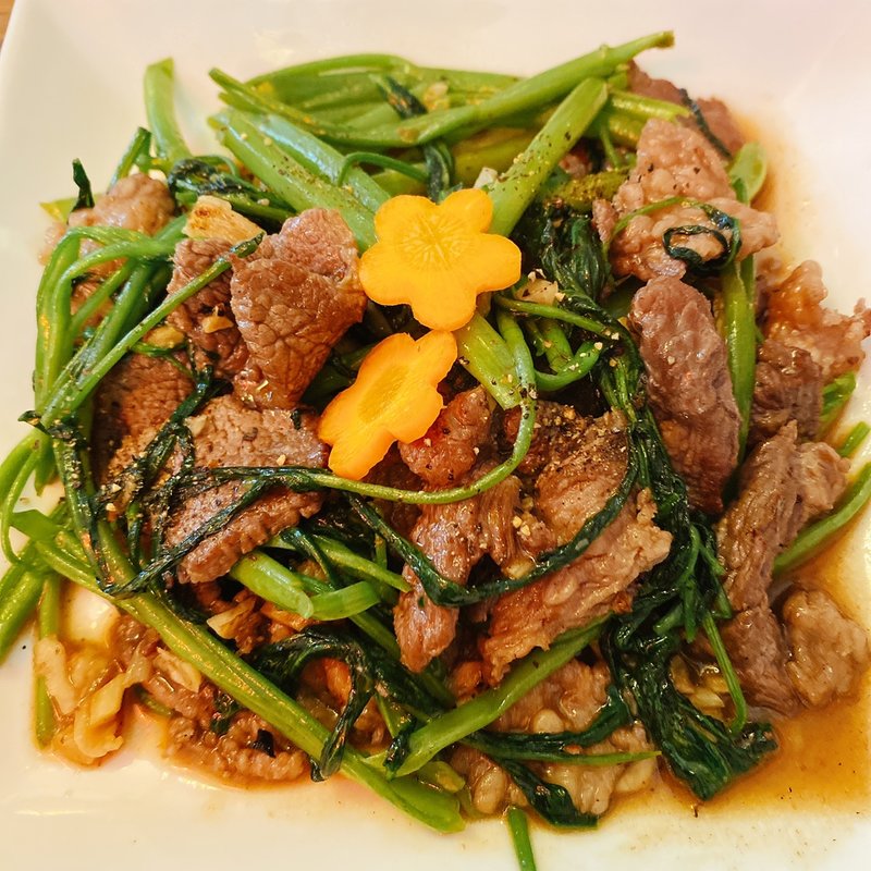 Thịt trâu xào rau muống(チューコオイ)