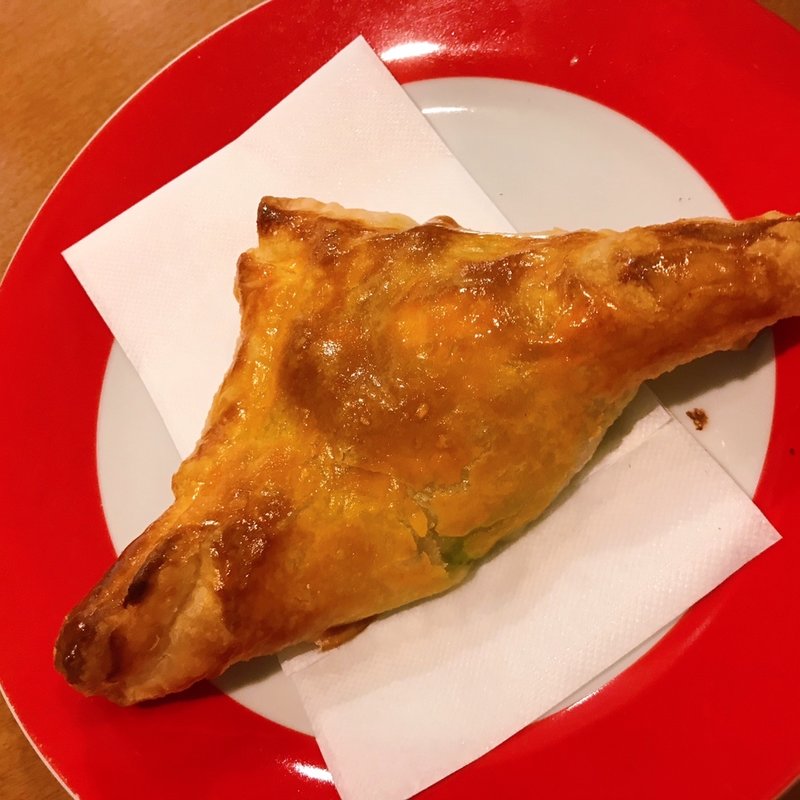 ミートパイ　バジルクリーム(チーズ ＆ ワイン みんなのイタリアン 大濠公園駅店)