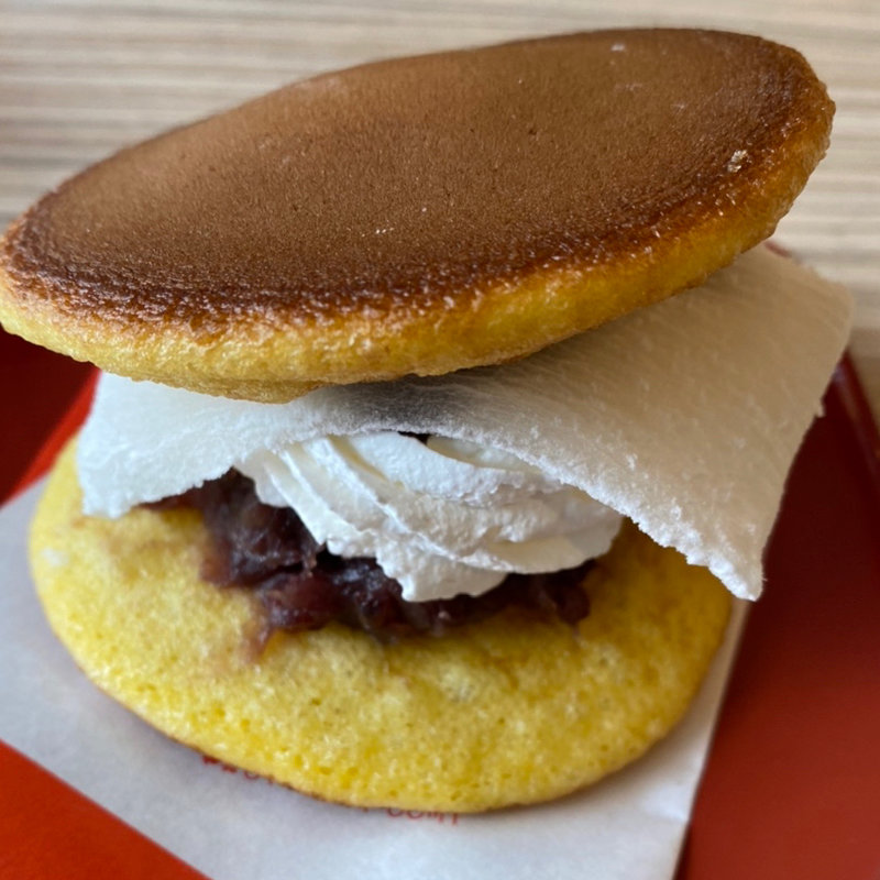 いちご大福どら焼き(旅籠屋 利兵衛)