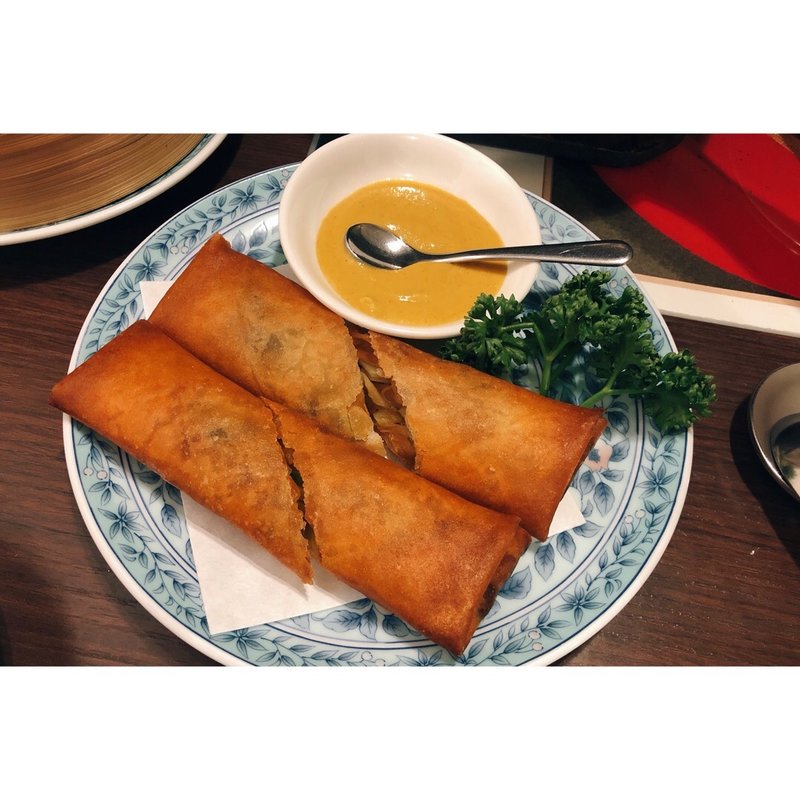 金針菜入り春巻き(中国旬菜 茶馬燕)