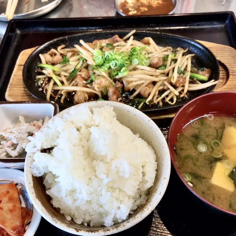 ホルモンスタミナ焼き定食(高架下チエちゃん)