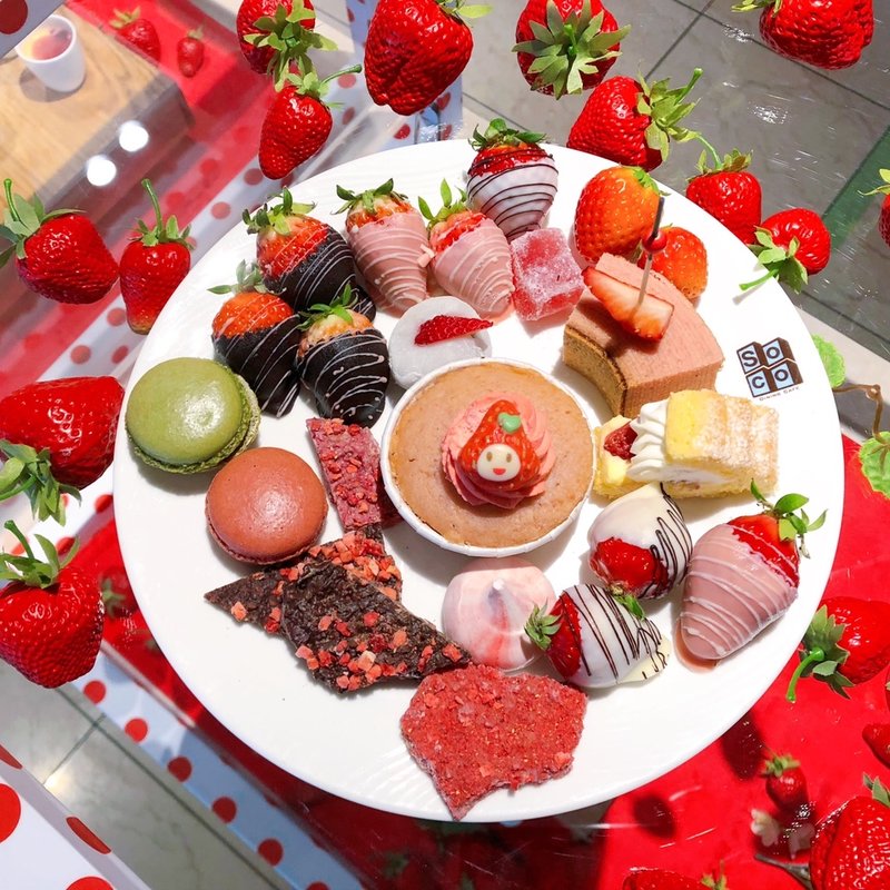 「SOCOスイーツブッフェ　 神戸いちごコレクション2021 ～Shock!kan Wonderland～ 食感！ワンダーランド」(神戸ポートピアホテル)