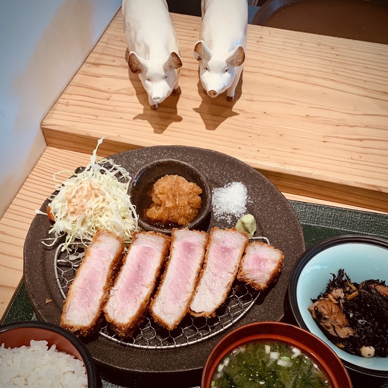 ロースかつ定食(れんが亭)