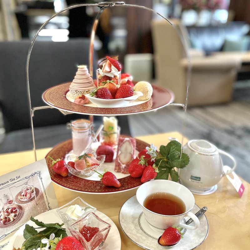 苺アフタヌーンティーセット(ティーラウンジ「ファウンテン」 ホテル日航大阪)