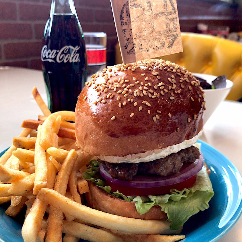 カマンベールチーズラムバーガー(THE BURGER HEARTS （ザ バーガーハーツ）)