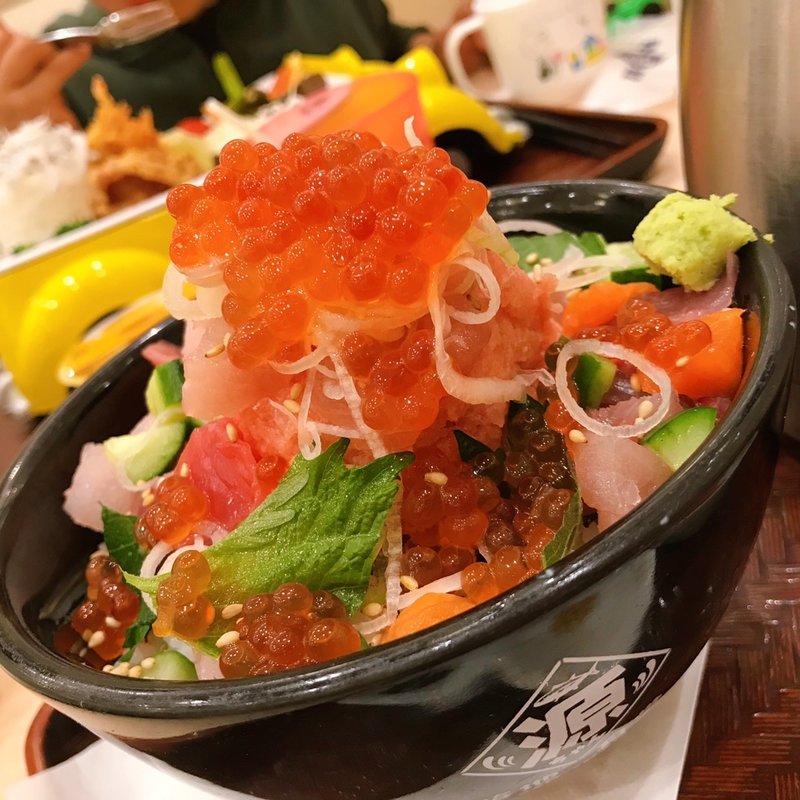 特選海鮮贅沢丼(築地食堂源ちゃん イオンモール福岡)