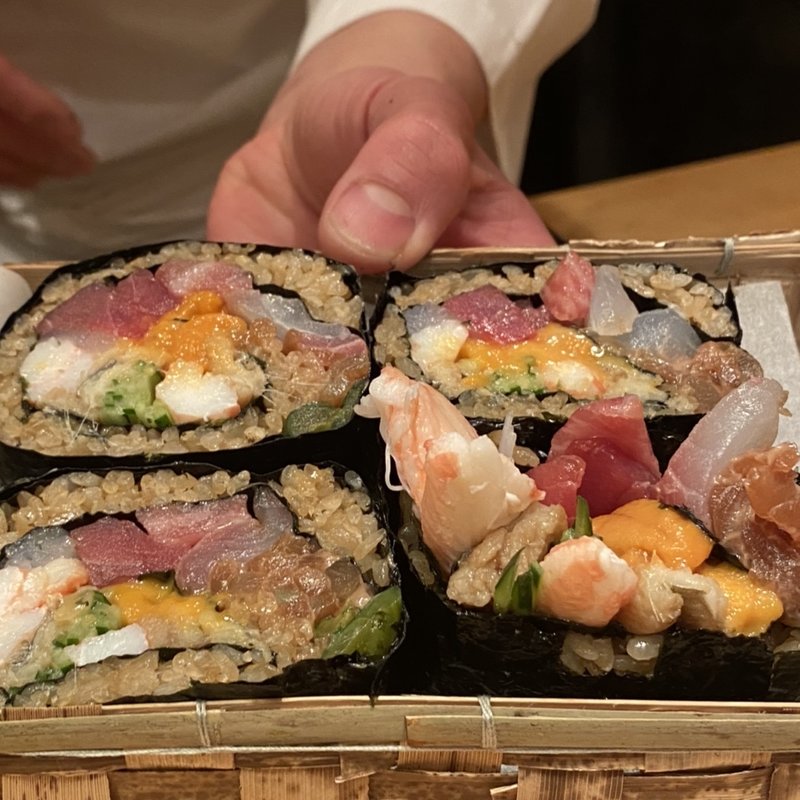 (鮨人 （すしじん）)