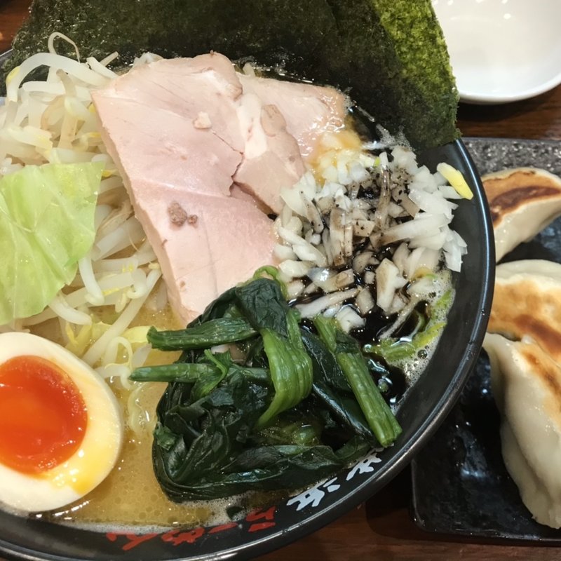 特製ラーメン　ハーフ餃子(壱八家 東戸塚本店)
