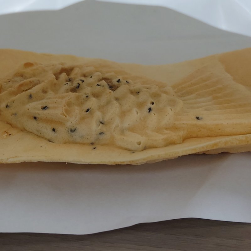 羽付き芋あん鯛焼き(たいやき神田達磨 神保町店 （たいやきかんだだるま）)