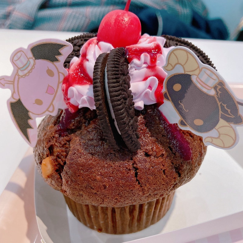チェリーベリーの小悪魔マフィン(サンリオピューロランド シナモロールドリームカフェ)