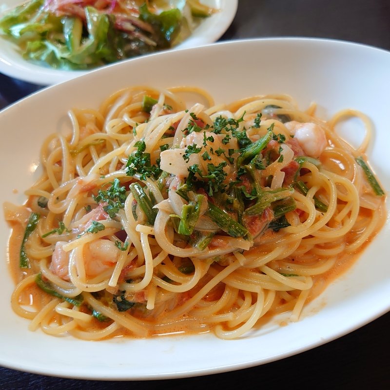 Aランチ エビとホウレン草トマトクリーム(アルポルト )