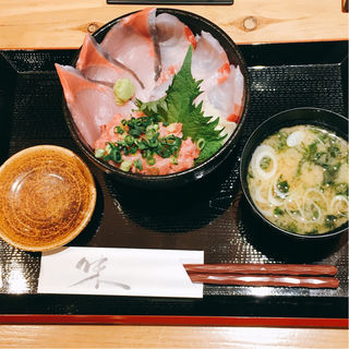 すくも丼（味噌汁付）(寿司バル 和 -kazu-)