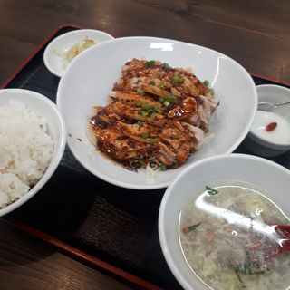 よだれ鶏　鶏肉の黒胡椒炒めランチ(北京厨房　大塚店)