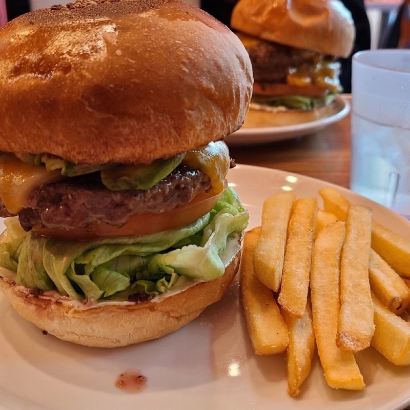 アボカドチーズバーガー(BURGER&MILKSHAKE CRANE)