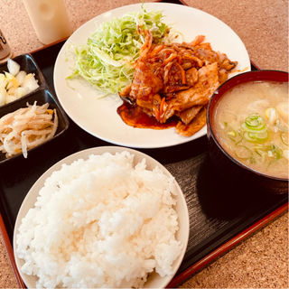 豚キムチ定食(ｷｯﾁﾝ＆ｸﾗﾌﾄ たまや食堂)