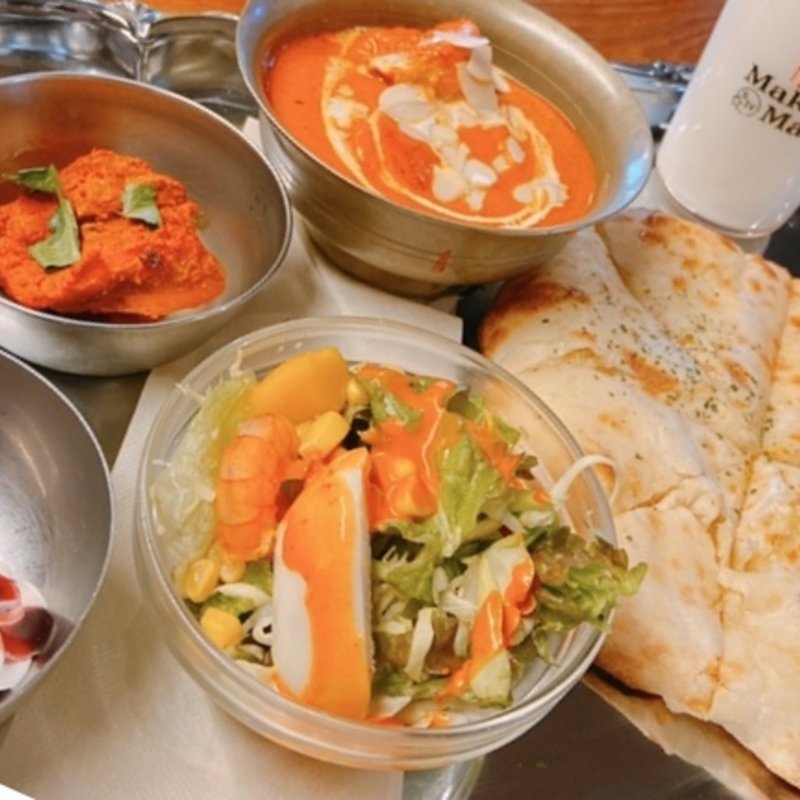 バターチキンカレーとチーズナン(TOMBOYカフェ 池袋駅東口店｜ランチ カフェ ディナー｜昼夜ご飯｜歓送迎会)