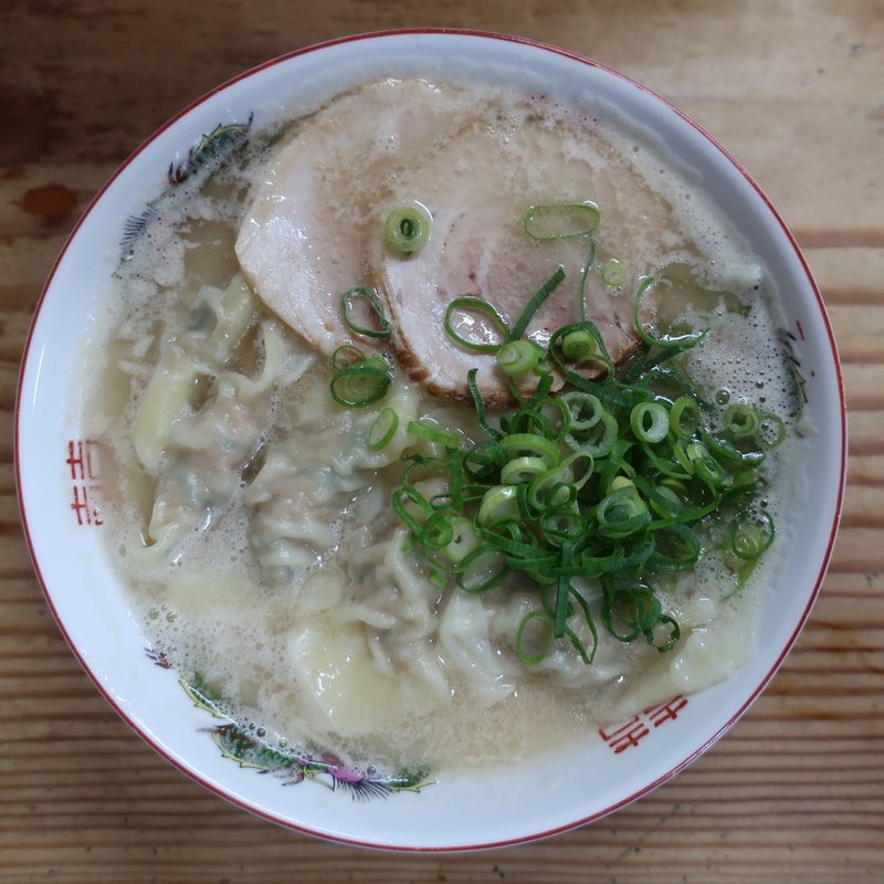 ワンタンめん(博多ラーメン めんとく屋)