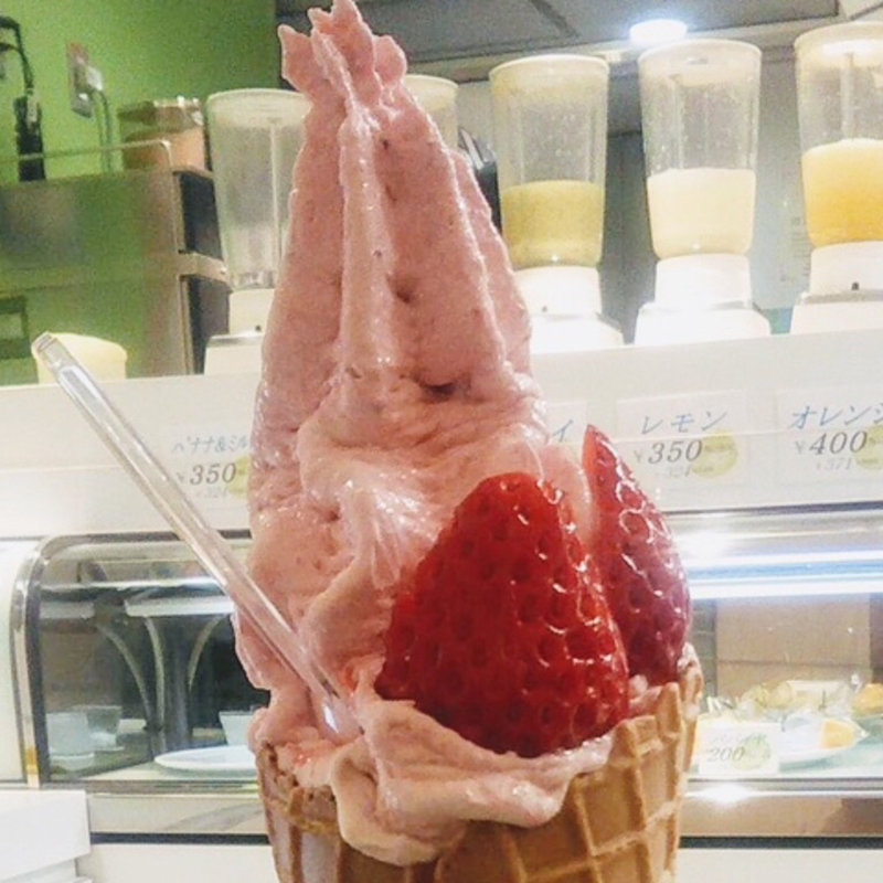 イチゴソフトクリーム(ウォーターメロン )