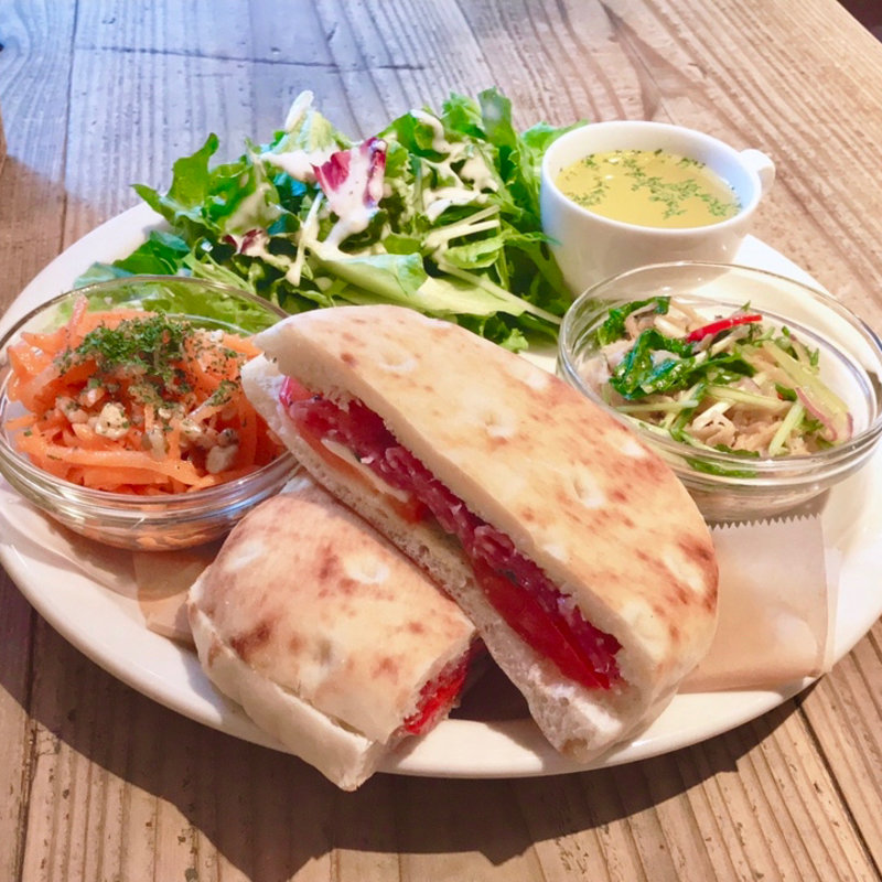 (Les Grands Arbres (レ・グラン・ザルブル ))