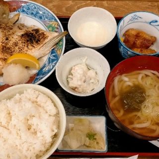 マグロのかま焼き定食(磯丸水産新橋駅前店(JR新橋高架下))