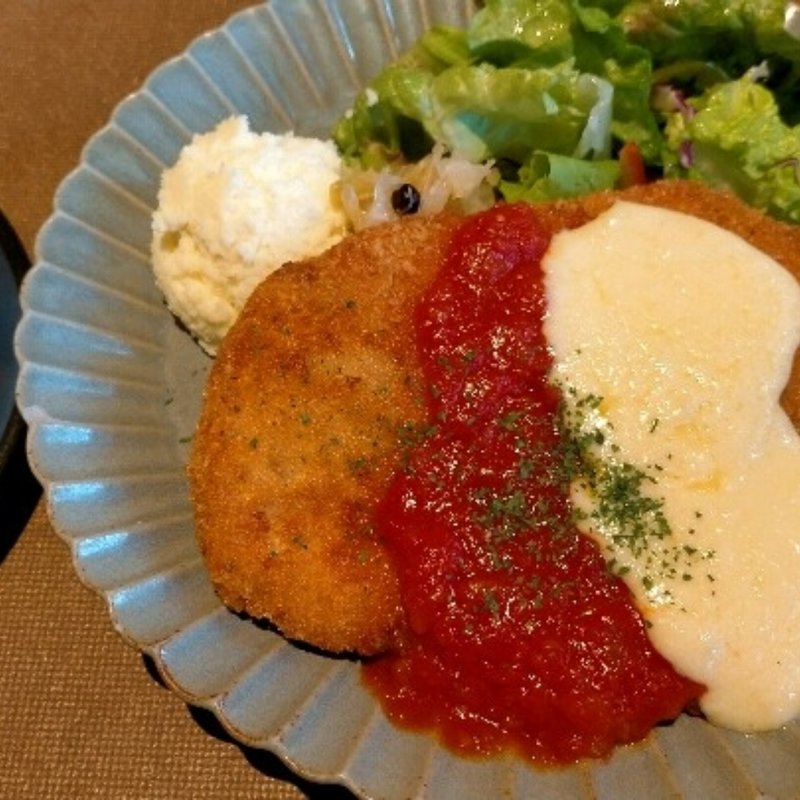 チキンシュニッェル パルミジャーランチ(Schmatz アークヒルズ)