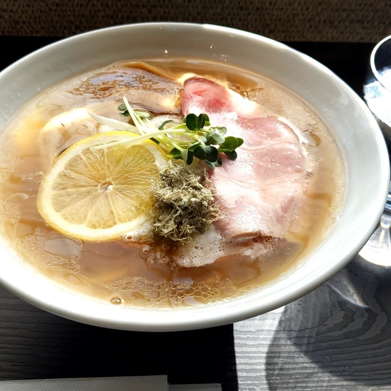 真鯛と昆布出汁の塩レモンそば(和らーめん　なかお)