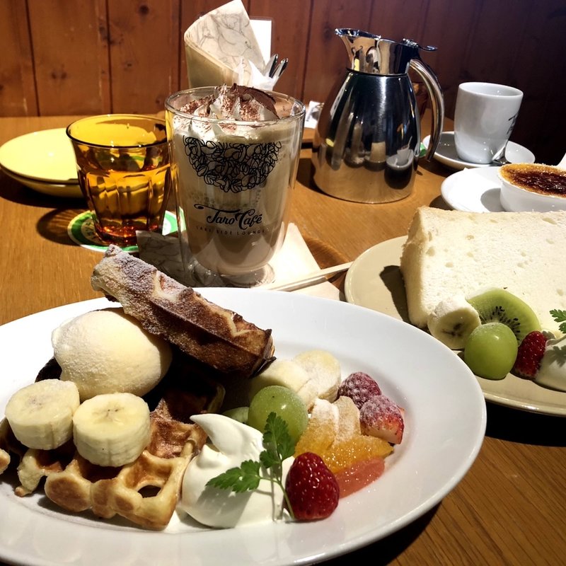 シフォンケーキ　ワッフル(デン デン コーヒー （DEN DEN COFFEE）)