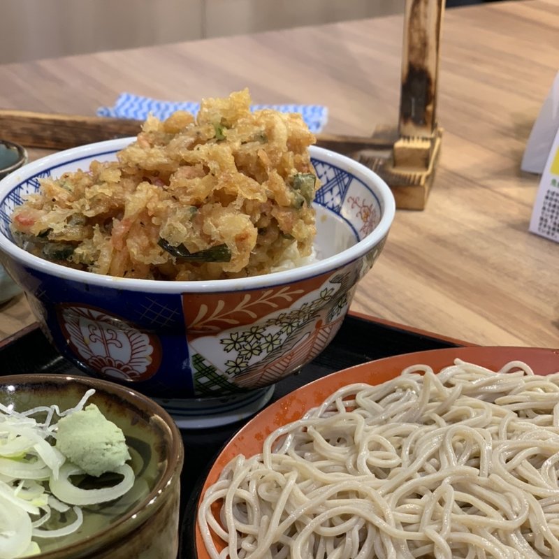 桜海老のかき揚げ天丼セット(味奈登庵 関内南口店)