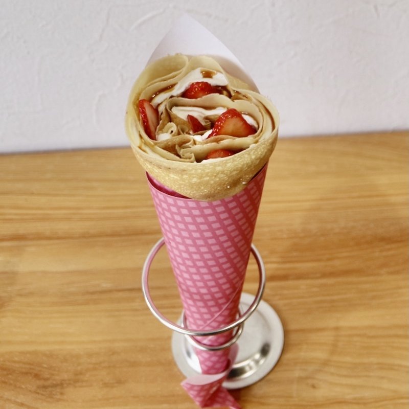 いちごとキャラメルソース生クリームクレープ(ちぇりーろこ)