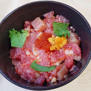 旬の海鮮丼(くら寿司 川崎下平間店)