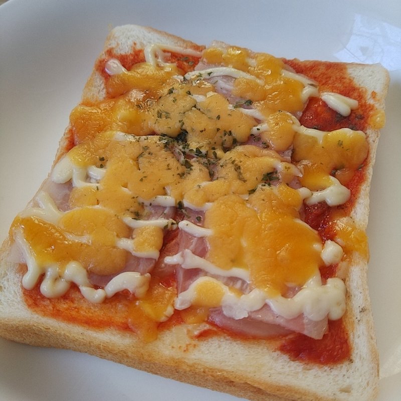 ベーコンピザトースト(ベリーリッチ)