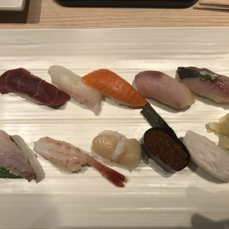 【旬華 （しゅんか）】選べる1貫他握り9貫、全4品(おたる政寿司 新宿)