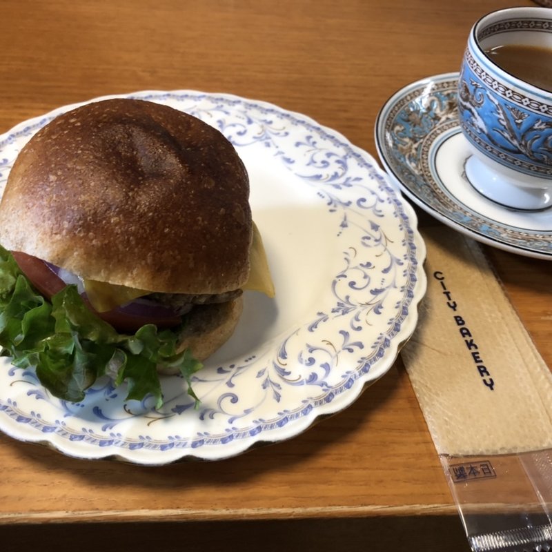 ハンバーガー(The City Bakery 平和)