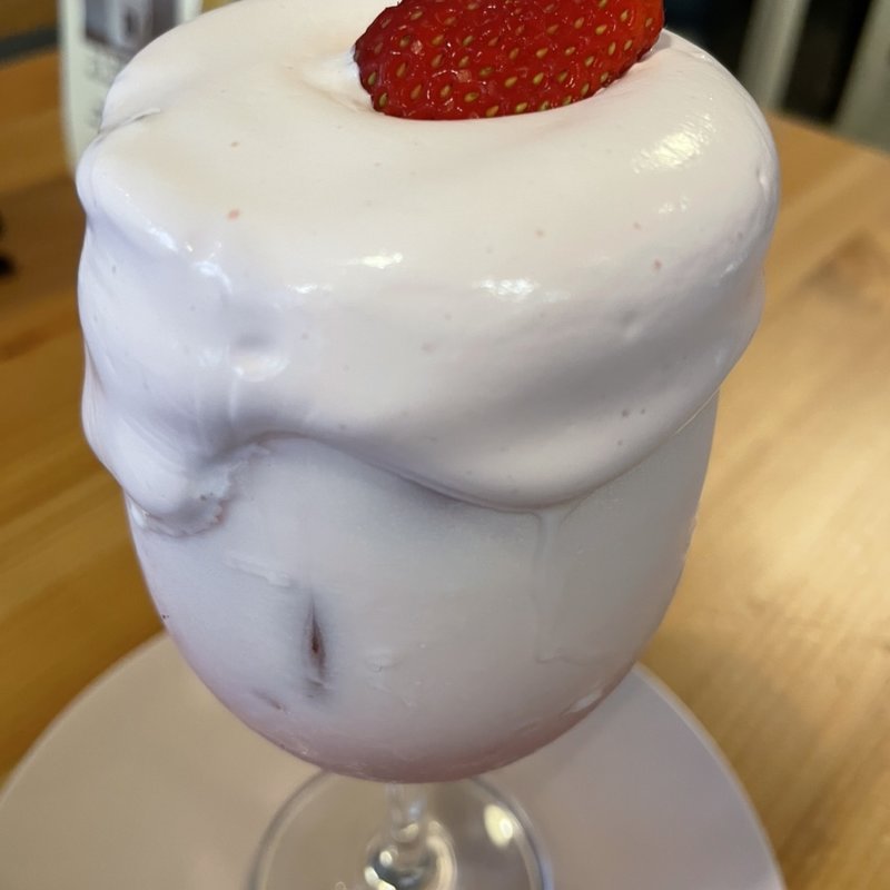 ストロベリーミルク(シロウズ コーヒー)