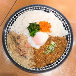 カレー2種盛り レギュラー(Kalpasi)