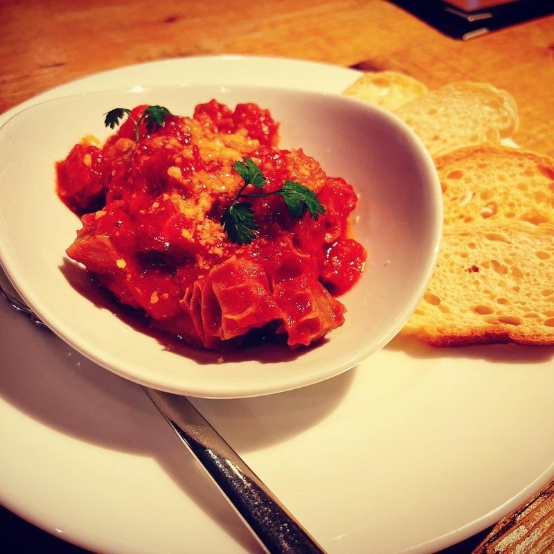 ボーヤファームの仔羊もつとお豆のトマト煮込み(french panda)