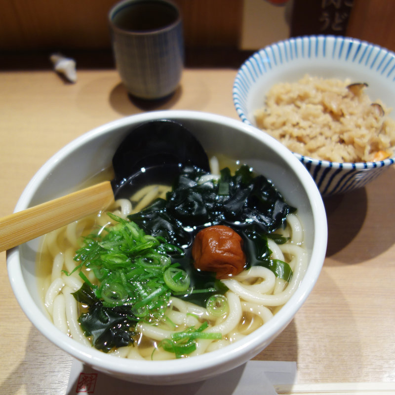 梅わかめうどん+かしわご飯セット(うどん居酒屋 粋 六本松店)