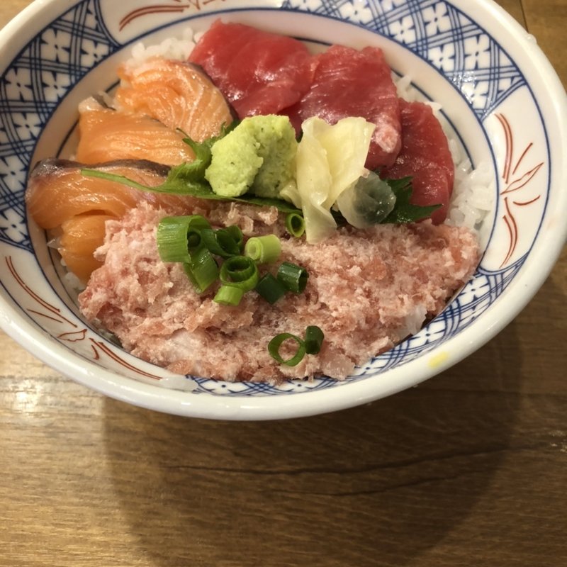 マグロサーモンネギトロ丼(磯丸水産　一番町店)