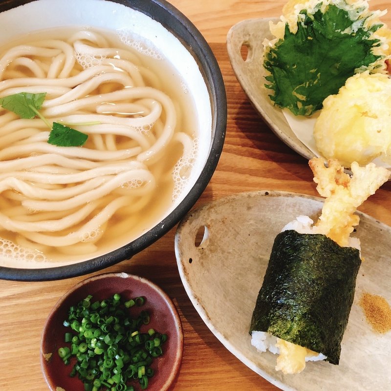 ちく玉うどん
(ちくわ天と半熟卵天)(うどん日和)