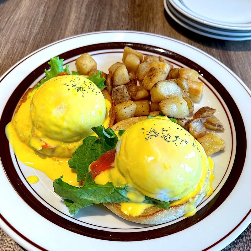 エッグベネディクト(Eggs’n Things 御殿場プレミアムアウトレット店)