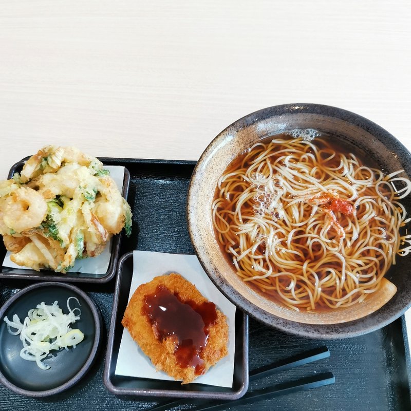 海老と穂先筍のかきあげそば ＋ コロッケ(ゆで太郎 西宮の沢店)