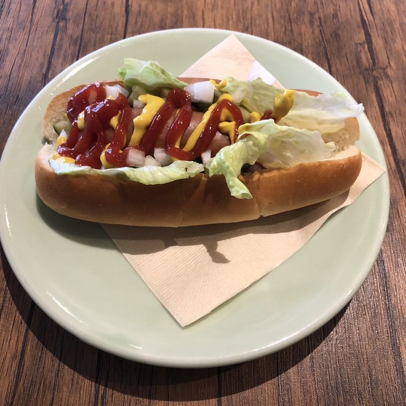 ホットドッグ(葉もれ日)