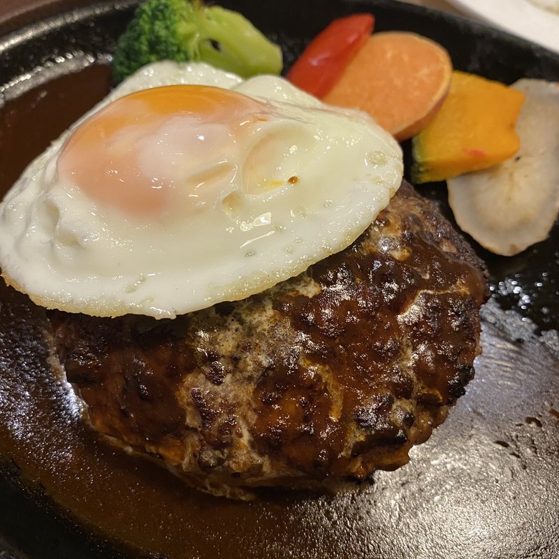 ビーフ100％プレミアムチーズinハンバーグ グリル野菜添え(ガスト 伊丹瑞穂店 )