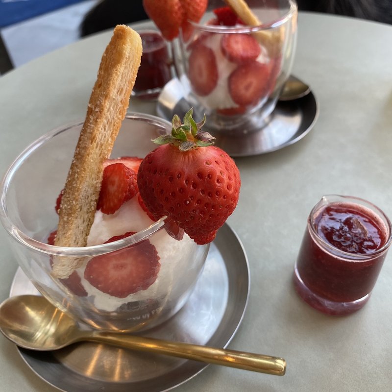 苺のアフォガード(Mei Cafe)