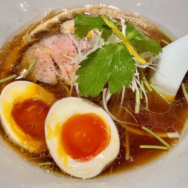 味玉醤油らぁ麺(やきとり右羽。)