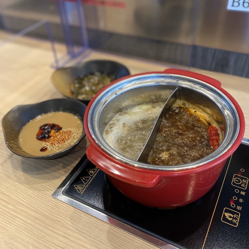 回転火鍋(麻辣、きのこ)(NANI 回転小火鍋 熱田六番町店)