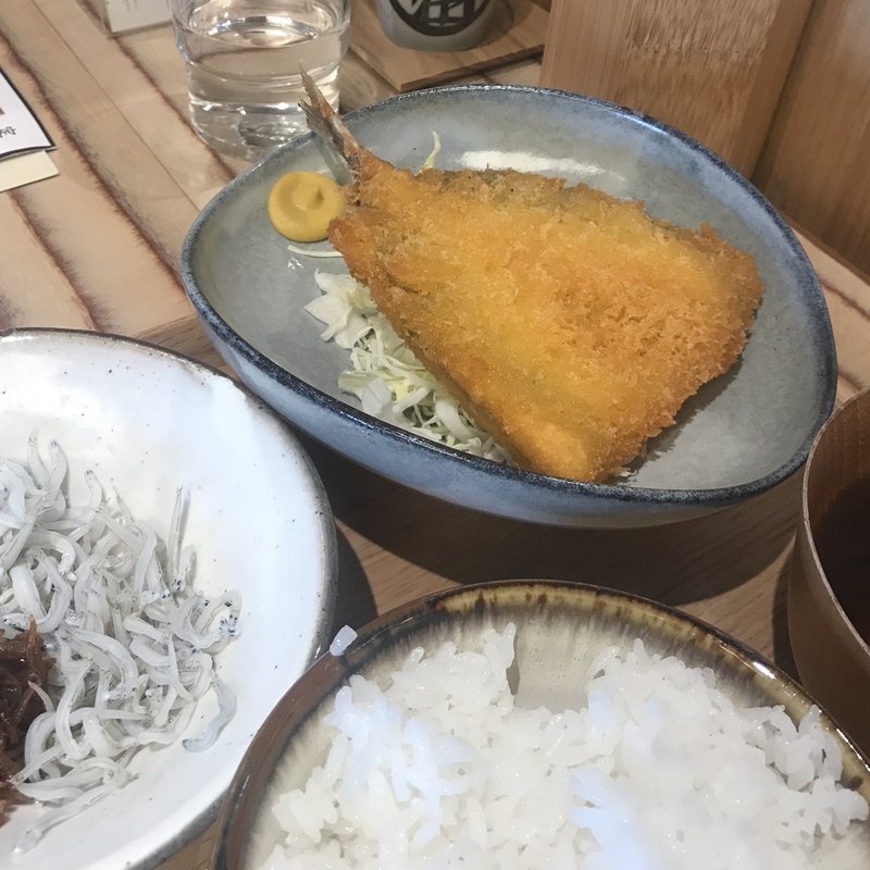 アジフライ定食(しらす食堂 じゃこ屋 七代目 山利)