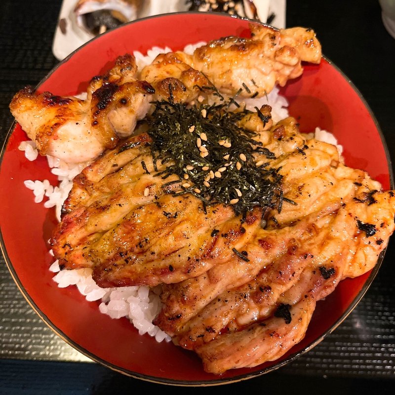 せせりふりそで丼(食彩酒豪・じん)