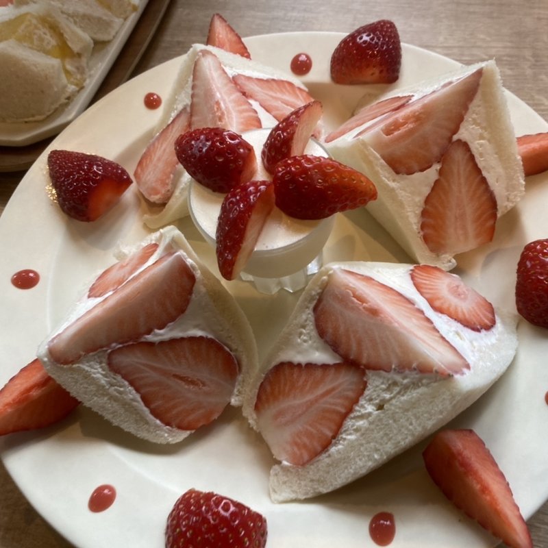 いちごのフルーツサンド(ダカフェ　恵比寿)